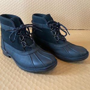 UGG Greda Waterproof Duck Boot, Black, Size 7. Nearly New Condition.
